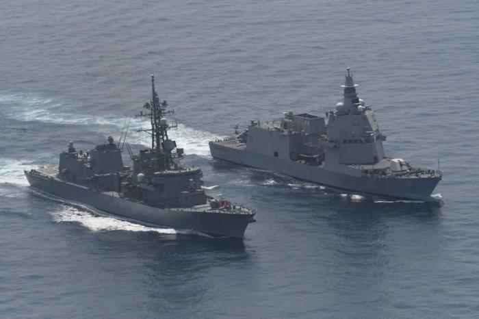 JS IKAZUCHI and EUNAVFOR asset ITS MOROSINI